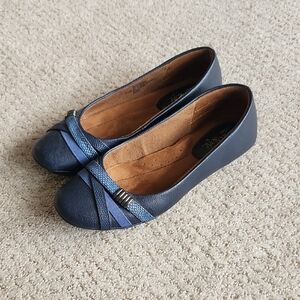 EuroSoft By Sofft Navy Blue Flats Size 6.5